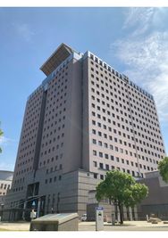 鹿児島県庁。こちらの18階に会議室がございます。 - コワーキングスペースSOUU 会議室の外観の写真