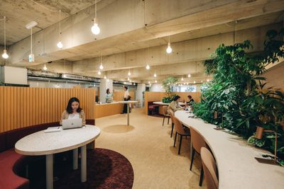 Kant. WORK LOUNGE 六本木駅徒歩1分★緑あふれるワークラウンジ★ドロップイン利用の室内の写真