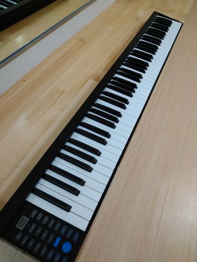 70㎡、鏡、バー、リノリウム、長机、椅子30脚、Wi-Fi完備 - DWM