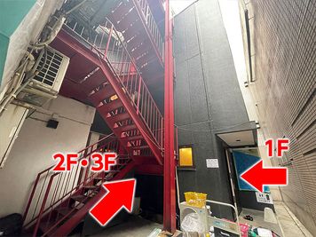 大宮 レンタルスタジオ　STUDIO BUZZ  1階スタジオの入口の写真