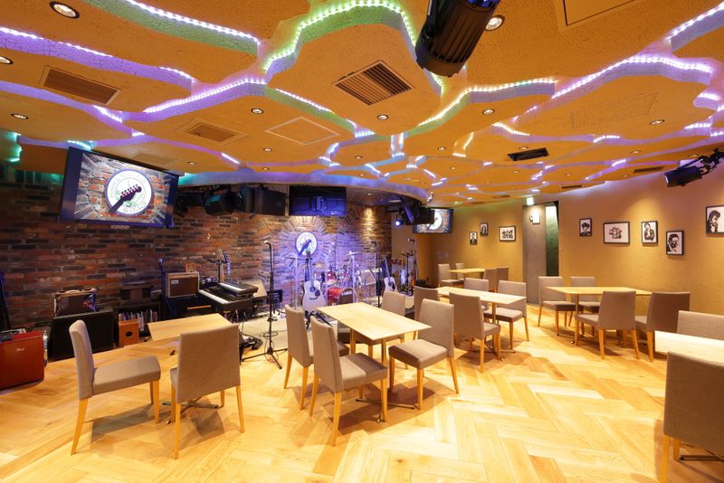 内観全景1 - Dining & Music BAR 音STAGE 音響・照明付きレンタルスペースの室内の写真