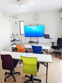 ミニセミナーレイアウト - RS（リモートスタジオ） リアル＆バーチャル対応オフィスルームの室内の写真
