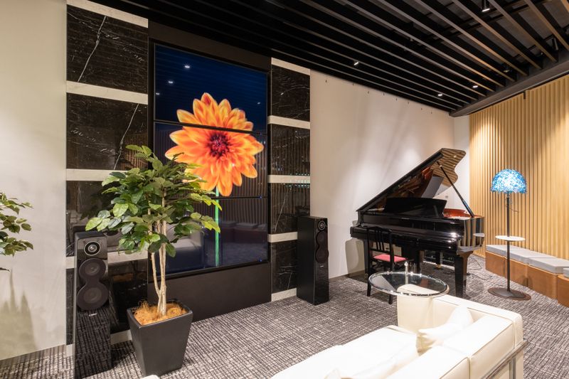グランドピアノのある待合室 - optica グランドピアノのあるレンタルスペースの室内の写真