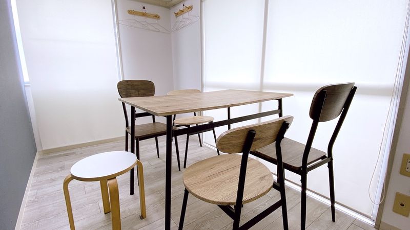 D室 - ブルー［〜4名］ - Colormell（カラメル）町田東口店