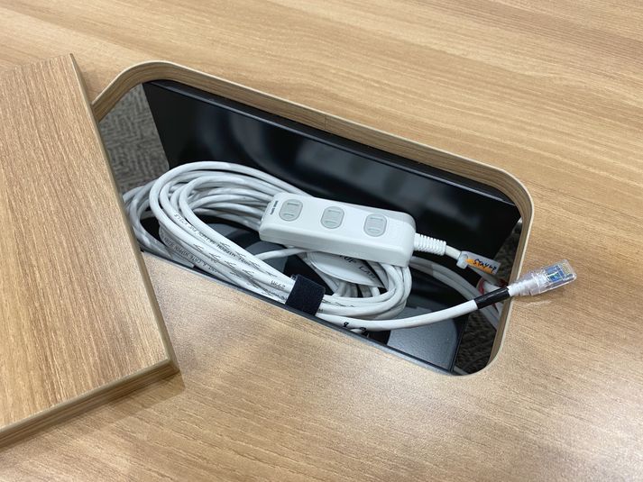 【６名会議室】Wi-Fi、ホワイトボード、大型モニター利用可能！ - STAYUP湘南藤沢店