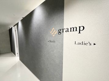 gramp（グランプ） レンタルサロン（面貸し・時間貸しok）メンズフロアの室内の写真