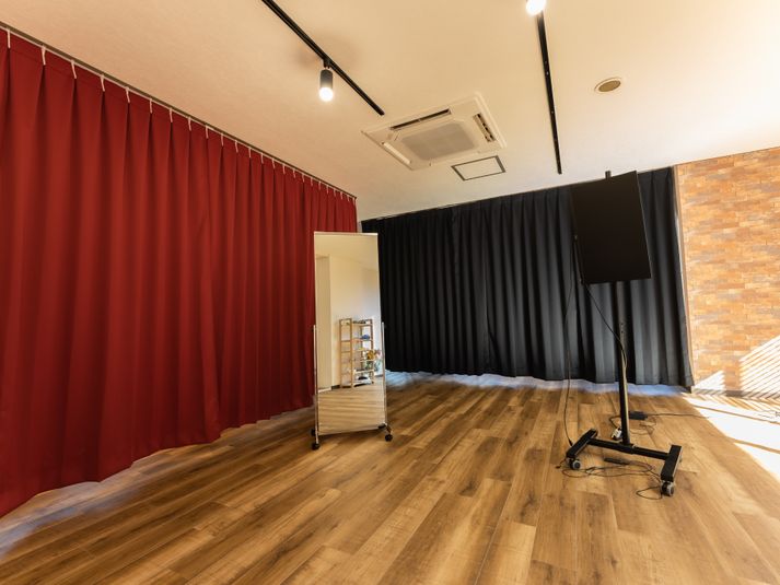 写真・動画撮影におススメ！レンタルスタジオ・ダンス動画の撮影 - TAKUX Co.｜SELPY｜映像制作・レンタルスタジオ