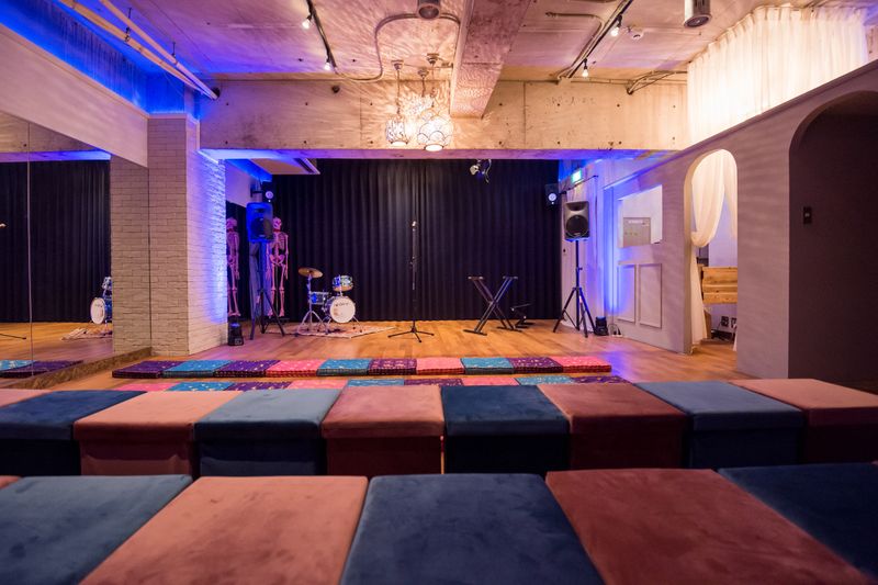 メインサロン - 京橋ララサロン