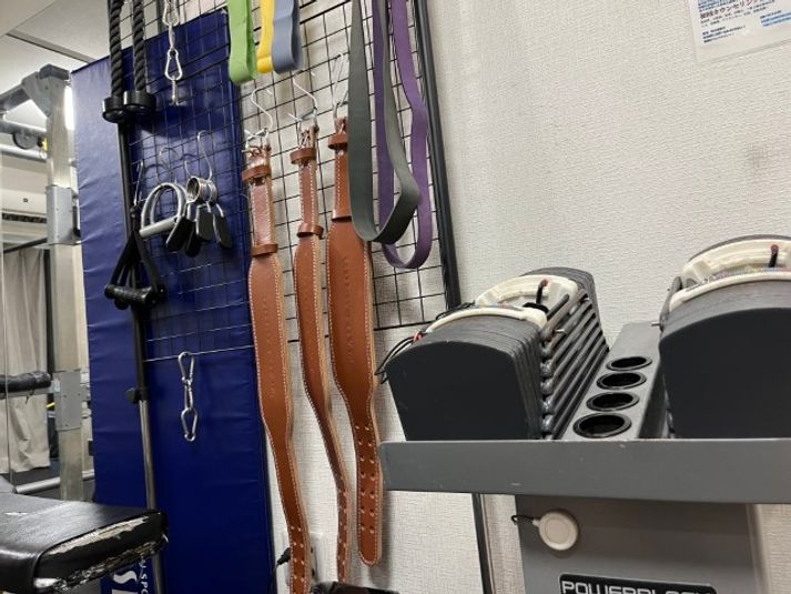 スミス＋マルチケーブルマシンの部屋② - MIYAZAKI GYM渋谷店