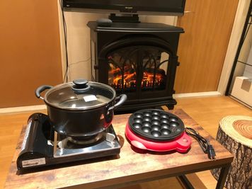 「Naomi’s Rental Space」 キャンプ風 大人数・BBQ可/広々バルコニー付スーペースの室内の写真