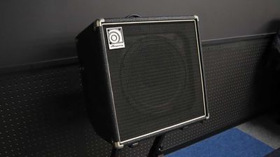 [ベースアンプ]
ampeg BA-112 - 佐田ドリームホール 多目的スペース ドリームホールの設備の写真