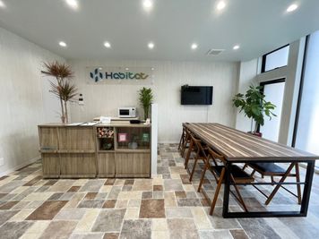 受付スペース - Habitat芦屋【JR芦屋駅徒歩3分！新築スペース】 Habitat芦屋 コワーキングスペース（相席の可能性あり）の室内の写真