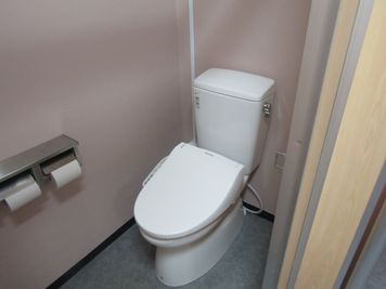 トイレ - さざんういんど 個室スペースの設備の写真