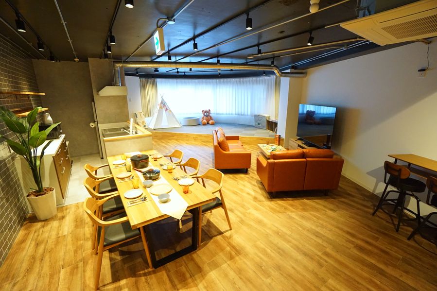 2e540a0d-b2e0-43d1-9a0d-  