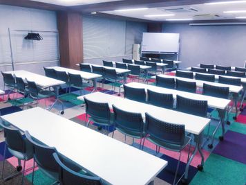 DAYS赤坂見附 中会議室 (4B)の室内の写真