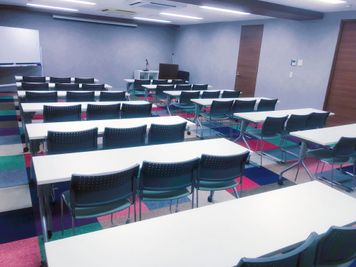 DAYS赤坂見附 中会議室 (4B)の室内の写真