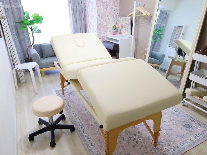 新宿御苑個室型レンタルサロン「SalaBianca」🍃 - 【完全個室🍃】新宿御苑のレンタルサロン「サラビアンカ」