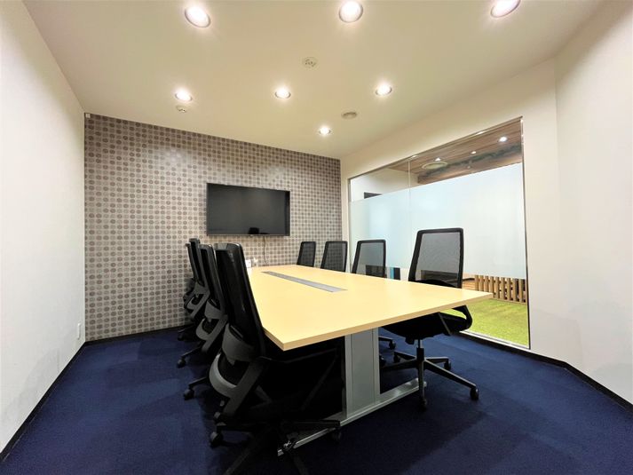 神戸三宮エリアの8名用会議室 8名用会議室の室内の写真