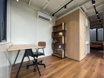 【Hobby】✨U-SPACE小山中央店✨4人用テーブルとソファをおいた、はなれをイメージしたスペースです。Wi-Fi/小山市  - U-SPACE 小山中央店