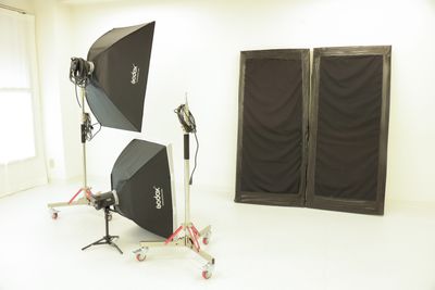 仕様できる機材です。GODOXMS2002台、ソフトBOX２、黒と白のレフ版２枚 - photo studio N +(フォトスタジオエヌプラス） 写真撮影スタジオの設備の写真