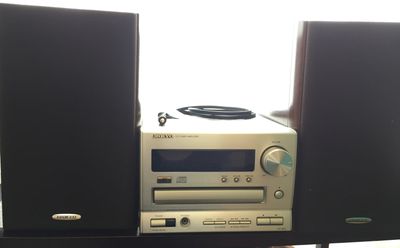 CDコンポ
※ipod・iphone等とCDコンポを接続する端子「 ヘッドフォンジャック、 Lightningコネクタ」あります。 - UraraStudio千葉【京成大久保店】 第1スタジオの設備の写真