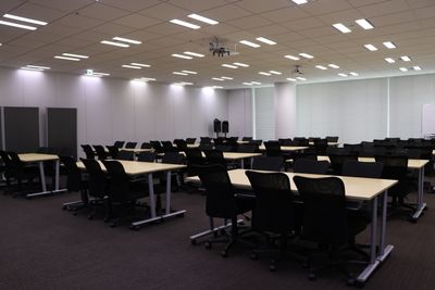 BasisPoint Lab. 新橋日比谷口店 セミナールーム/大会議室の室内の写真
