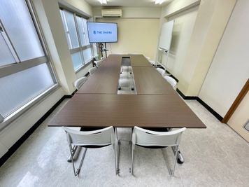 【12名着席可能・常識の範囲内なら盛り上がってもOK！（※ルールあり）な貸し会議室です♪】 - TIME SHARING 秋葉原 和泉ビル 201の室内の写真