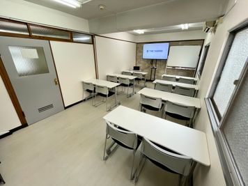 【複数人で同じ画面を見ながらのご利用にオススメです♪】 - TIME SHARING 秋葉原 和泉ビル 203の室内の写真