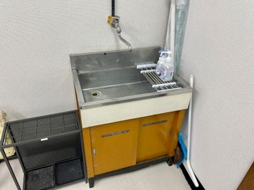 【室内に流し台もございます。ハンドソープと除菌スプレーを設置しています】 - TIME SHARING 秋葉原 和泉ビル 203の設備の写真