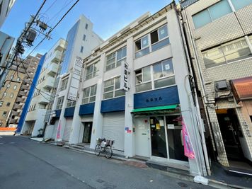 【TIME SHARING 秋葉原 和泉ビル_建物外観】 - TIME SHARING 秋葉原 和泉ビル 203の外観の写真