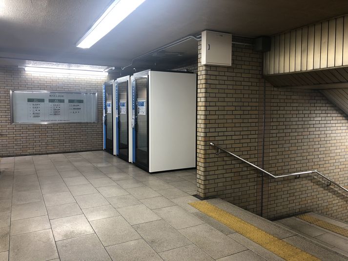 138-03 - テレキューブ 京都ポルタ B9出口踊場