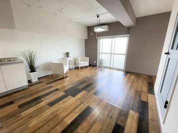 リノベーションしたヴィンテージマンションです！物撮りや対談の撮影はもちろん、屋上撮影にもおすすめです！ - レンタルスタジオ【ソラヒロ】広々ルーフバルコニー付☆