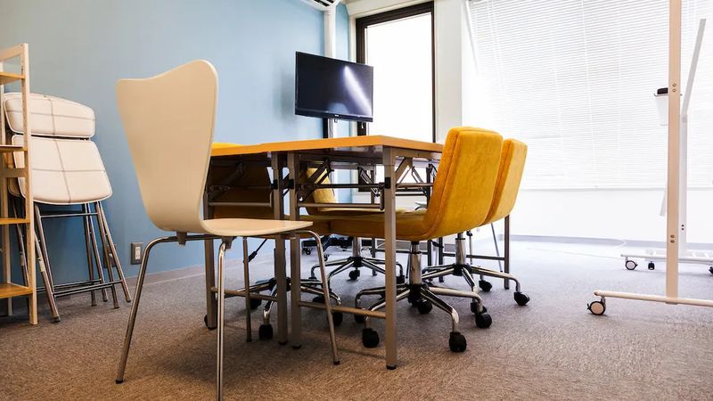 高田馬場駅チカの多目的スペース★テレワーク・会議・撮影・施術等に - 【楽らく会議室 高田馬場】