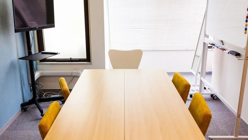 高田馬場駅チカの多目的スペース★テレワーク・会議・撮影・施術等に - 【楽らく会議室 高田馬場】