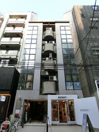 建物の2階です - 1コインレンタルジムWOLF心斎橋 心斎橋店の外観の写真
