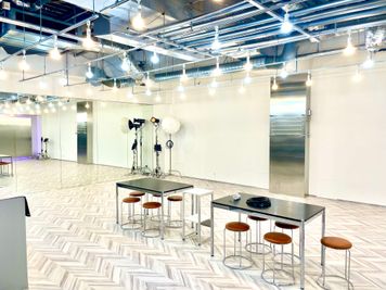 代官山、中目黒でのテレビ、ドラマ、映画やアパレルの撮影の際の中継地点としても使用されています。 - ワンクロ中目黒スタジオ レンタルスタジオ 多目的スペース 中目黒駅前の室内の写真