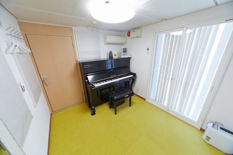 防音室B【ピアノ】WIFI（即決） - フィアルサロン【渋谷／表参道／南青山】🎹ピアノ📶高速WIFI