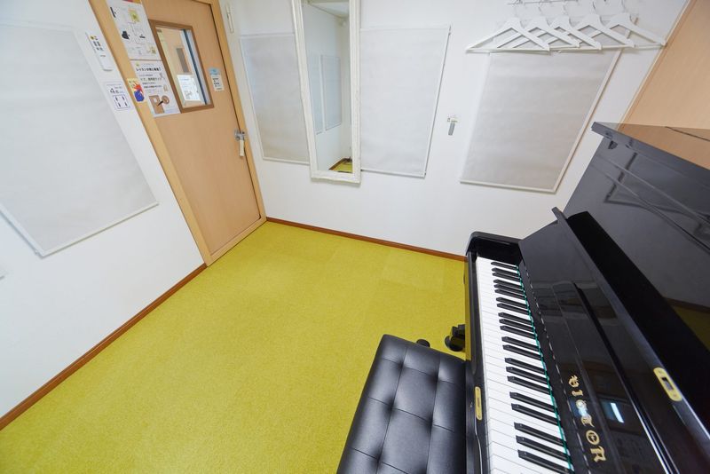 防音室B【ピアノ】WIFI（即決） - フィアルサロン【渋谷／表参道／南青山】🎹ピアノ📶高速WIFI