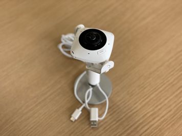 360度カメラとマイクが内蔵されたWebカメラ。Web会議用に最適 - コワーキングスペースAxEL,-アクセル- イベントルーム（35名）の設備の写真