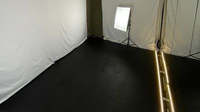 ダンスミラーの下にLEDライトを装備しました。 - レンタルスタジオ Ten(テン) - B Bright新宿303の設備の写真