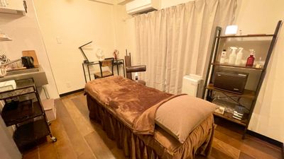 【完全個室/撮影機材＆Wi-Fi有】レンタルサロン MUM 新規OP価格【浦和駅徒歩6分】個完全室✨ヒートマット/WiFi有の室内の写真