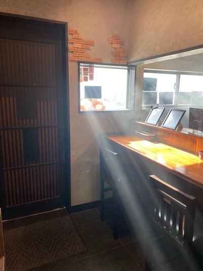 入り口付近 - 炭焼きバル「炭家〜すみか〜」 キッチン付きレンタルスペースの室内の写真