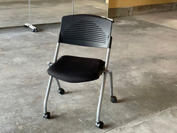 椅子 - JK Studio 木場駅前 木場駅徒歩１秒🚃多目的ダンススタジオ💃🎻２階もご利用可❗️の室内の写真