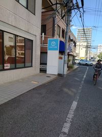 奥左手にみえるのはコインパーキングで徒歩1分以内に4件あります！ - レンタルスペースデルタ　Rentalspace Delta レンタルスペースデルタ岡山の室内の写真