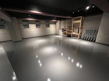 Studio Akingdom WEST 大阪なんば校　 【非商用利用】Studio Akingdom大阪なんば校の室内の写真