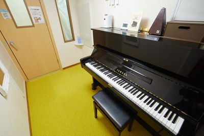 🎼駅前🎹「音楽のひらめき、ここから！ピアノスタジオで感動のグランドピアノ体験🎵 防音完備＆快適空間で思いっきり演奏を！」 - パンテサロン【横浜センター北駅前】🎹ピアノ📶WIFI
