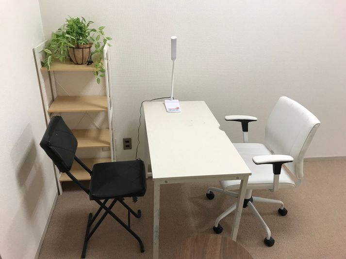 新宿駅から徒歩５分の激安ネイルサロン！新宿三丁目からは徒歩１分！ - 貴方の店グループ・新宿三丁目店