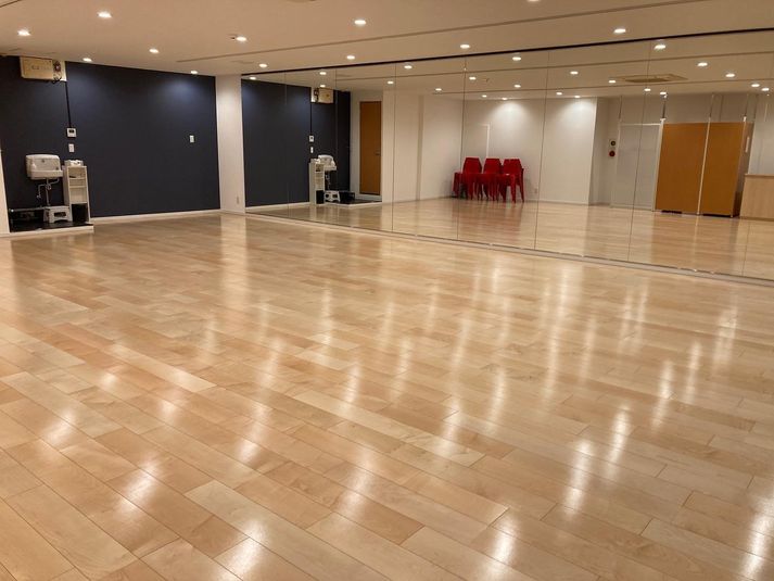 DANCESTUDIO carat 広々新設大口レンタルダンススタジオの室内の写真
