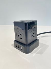 電源タップは無料で貸し出しします。 4AC+3USBポート - GARAGE MACHIDA 南大谷店 【就活オンラインブース】GARAGE MACHIDA個室（B席）の設備の写真