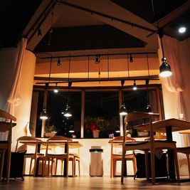 エアドック採用　（高級空気清浄機）２台 - メトロシティ小伝馬町２０２　Ｃｒａｆｔ　ｄｉｐ　３ｎｏｗａ 日本橋小伝馬町　Craftdip 3nowa　レストランカフェ　の室内の写真